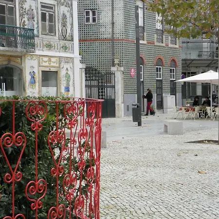 Apartment Private Terrace Retreat In Historic Lisbon